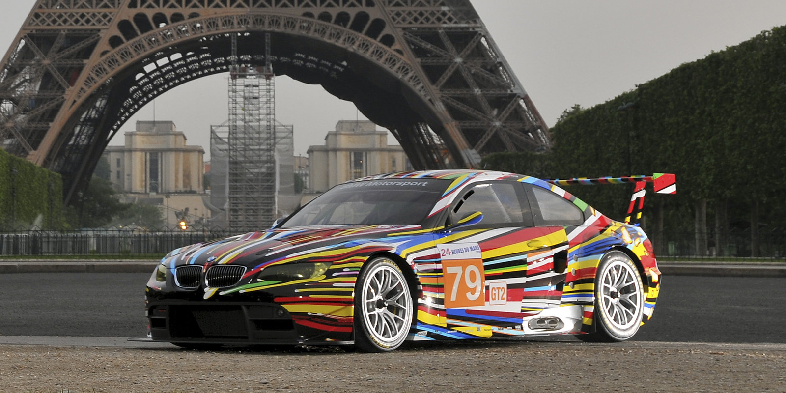BMW-M3-GT2-Art-Car-Presentation-jeff-koon-s2_header1600x800.jpg