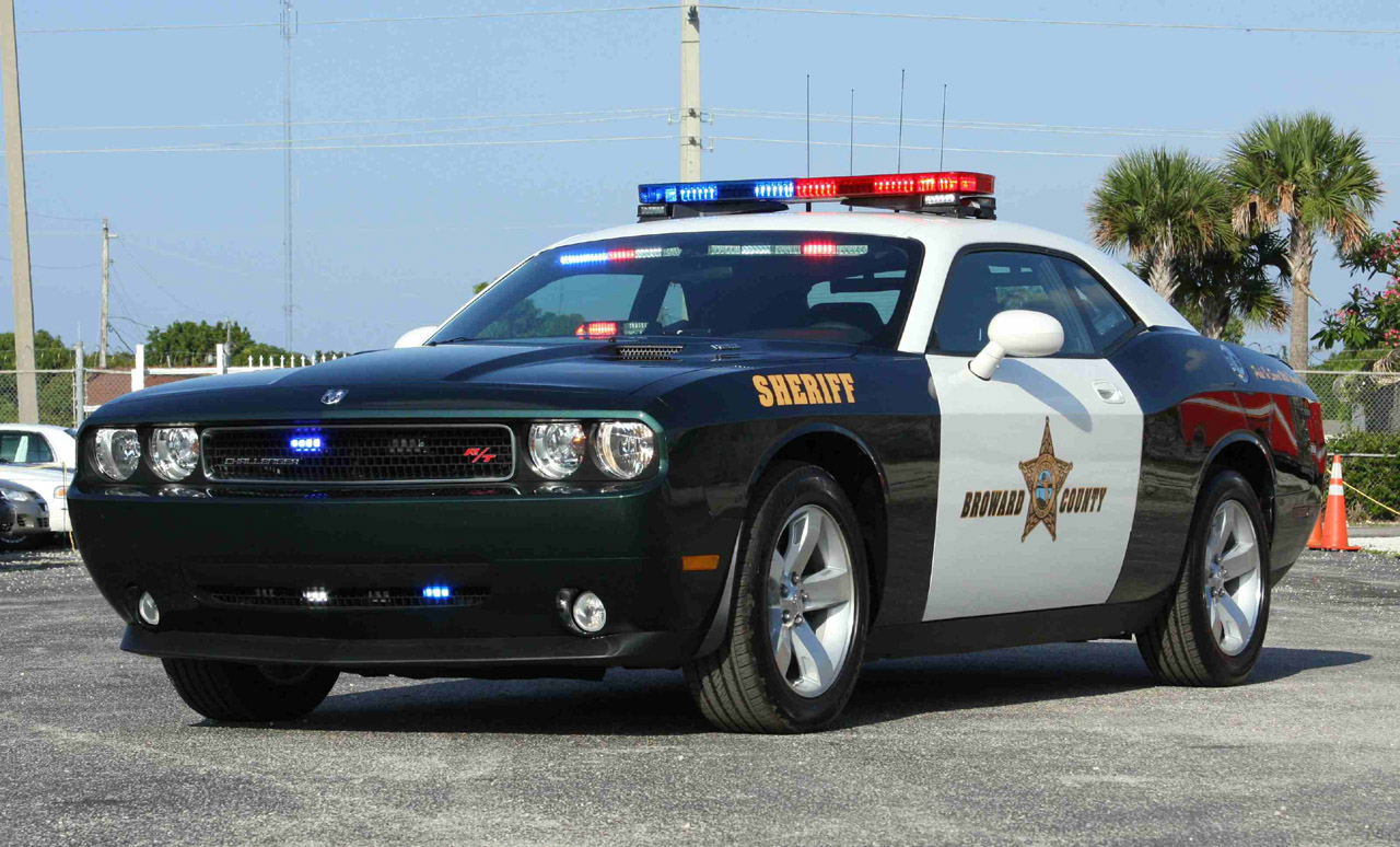 Dodge_Challenger_RT_Police_Car_by_TheCarloos.jpg