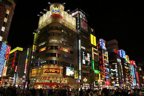 Shinjuku-Neon-lights.jpg