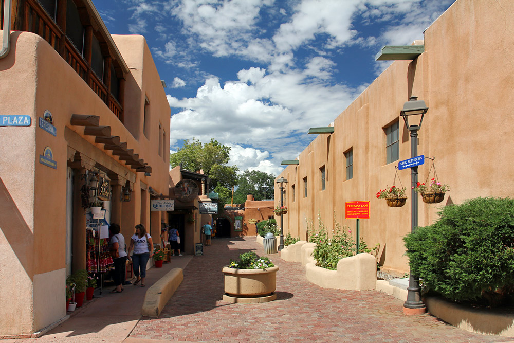 120801_Taos_Plaza_009.jpg