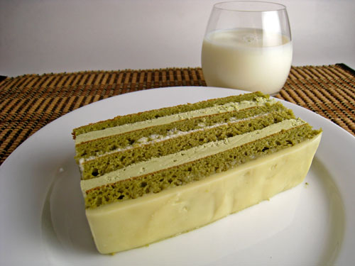 Green+Tea+and+White+Chocolate+Opera+Cake,+Large+Slice+500.jpg