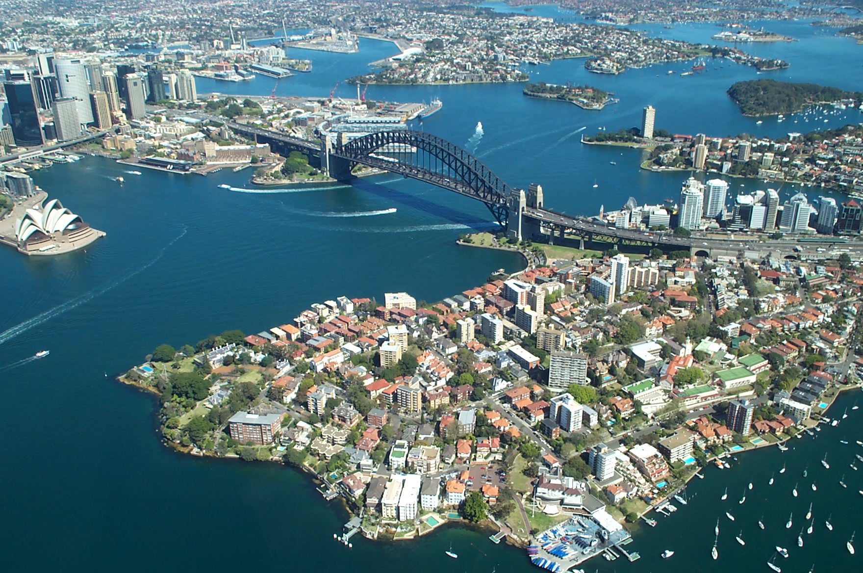 Sydney_Harbour_Bridge_from_the_air.JPG